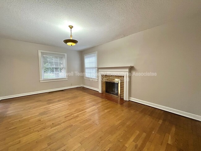 Photo - 4403 Cypress Ln SW