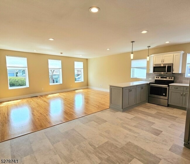 Building Photo - 1300 Stuyvesant Ave. Unit 2L