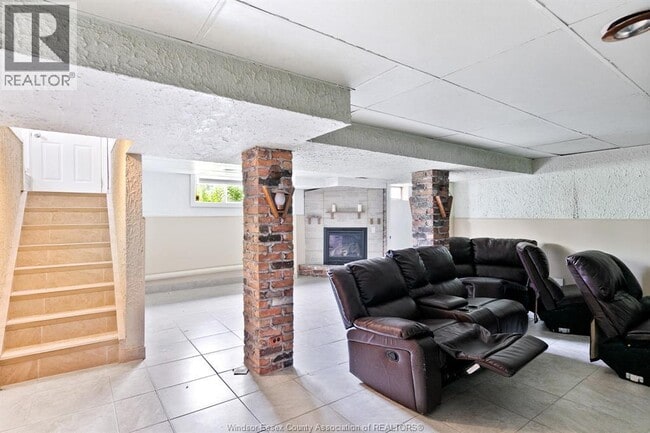 Photo - 3200 Longfellow Ave