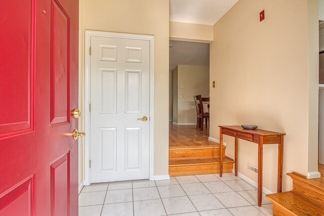Photo - 28 Gaslight Ln