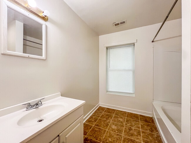 Photo - 922 Wilcox St