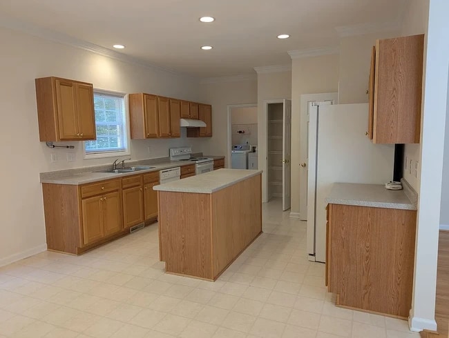 Photo - 203 Christine Ct