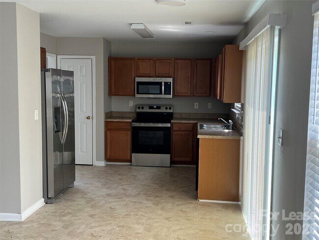 Photo - 1111 Delander Ln