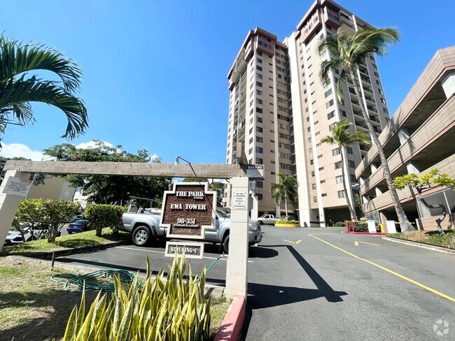 Building Photo - Park At Pearlridge 2 bedroom/ 2bath Condo