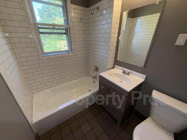 Photo - 2575 N 34th St Unit Upper