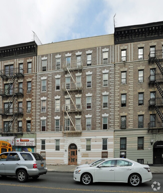 Photo - 2355 Southern Blvd Apartments