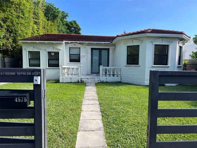 Photo - 4575 Post Ave