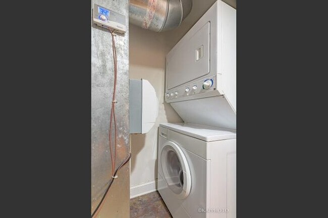 Building Photo - 106 N Aberdeen St Unit 3F