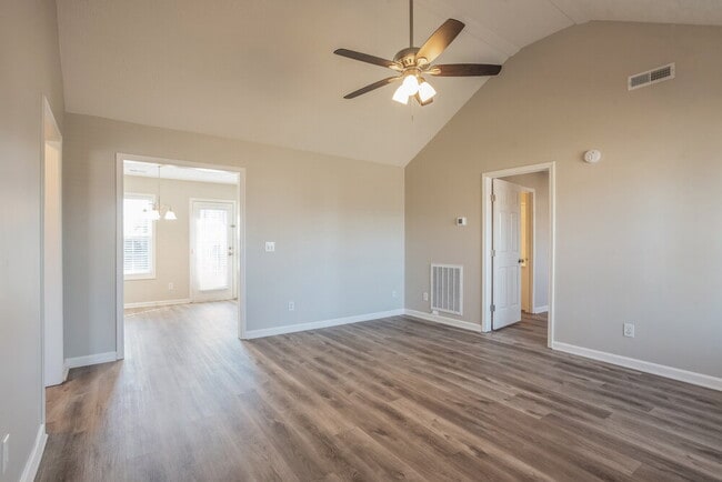 Photo - 8208 Minehead Dr