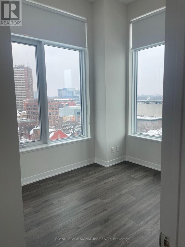 Photo - 25 Nicholas Ave Unité 704