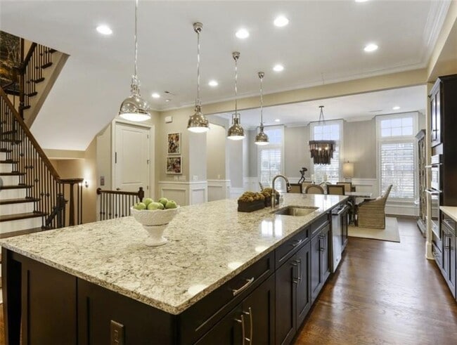 Photo - 5010 Merton Ln