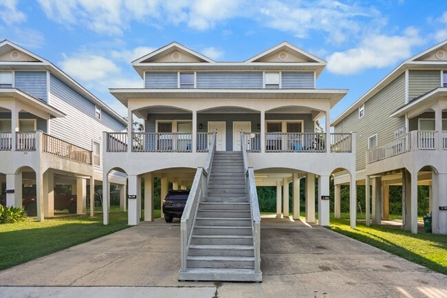 Building Photo - Fully Furnished. TDY Accepted Rental