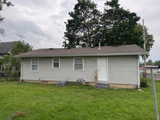 Photo - 2427 W Olive St