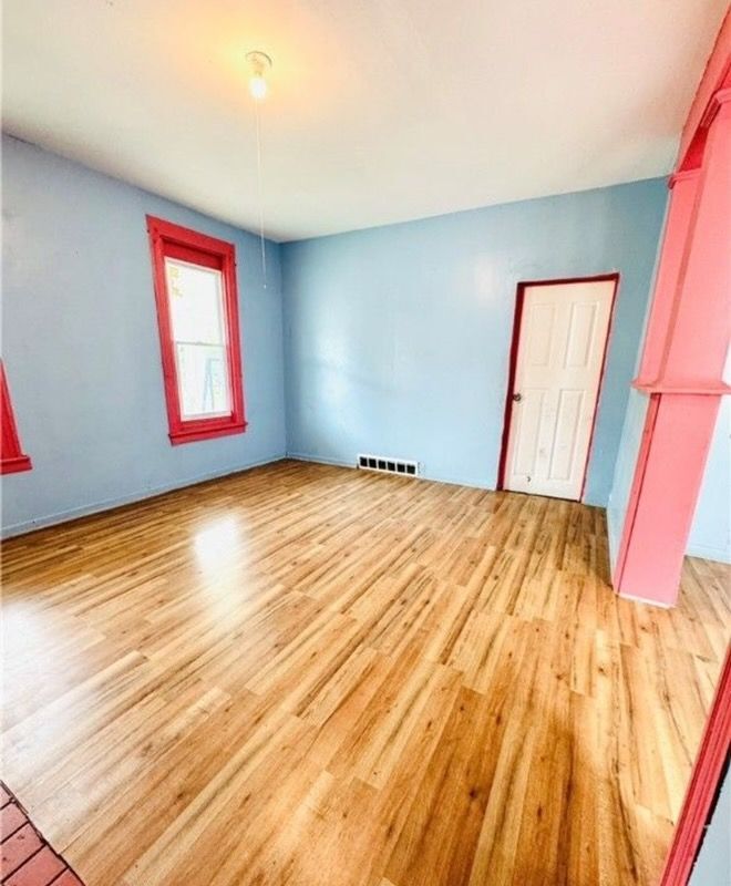 Photo - 285 Winslow Ave