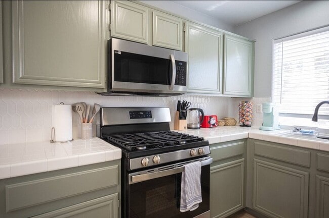 Photo - 8322 Montgomery St