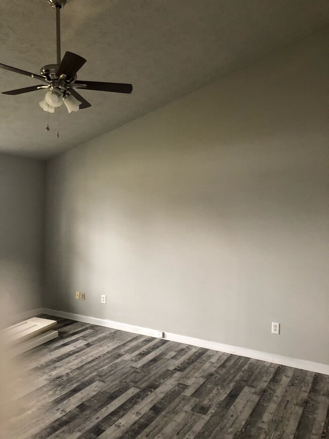 Photo - 430 Secretariat Dr