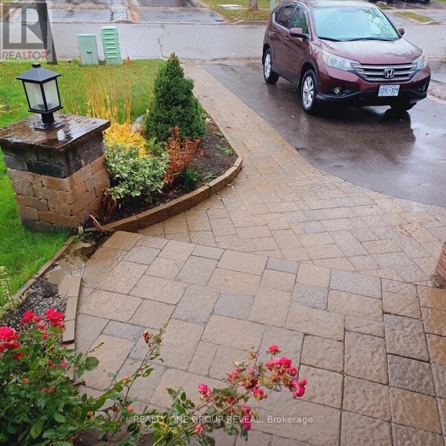 Photo - 735 Swan Pl