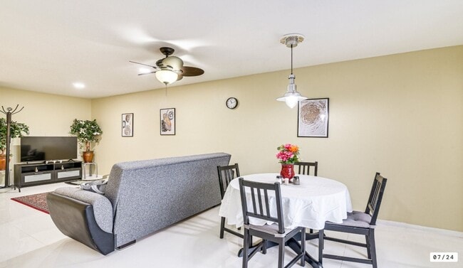 Photo - 2824 S Bartell Dr