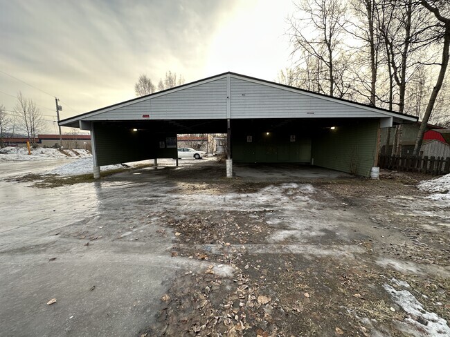 Building Photo - 749 Fischer Ave Unit Bottom floor Rental