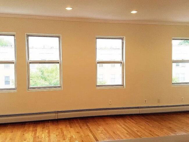 Building Photo - "Charming 2-Bedroom Oasis in the Heart of Brooklyn – Your Perfect Urban Retreat!"