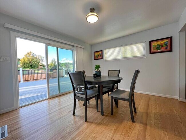 Photo - 3951 Malcolm Ave Unit Main