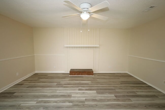 Photo - 2820 Kirkwood Cir