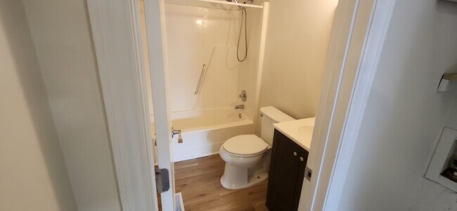 Photo - 202 Selwyn Alley