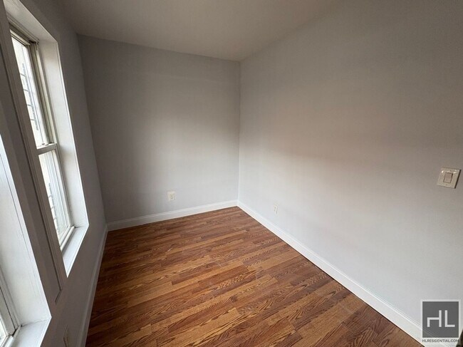 Photo - FTELEY AVENUE, BRONX Unit 1