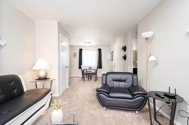 Building Photo - Brentwood Estates - Furnished & Unfurnishe...