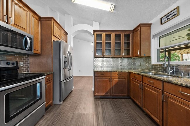 Photo - 308 Silver Pine Dr