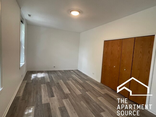 Photo - 1844 W Henderson St Unit Townhome