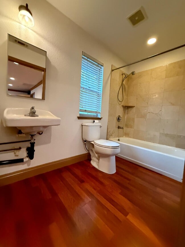 Photo - 835 H St Unit 1