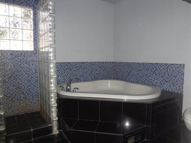 Photo - NE 2/BA 2/BA 2/CG