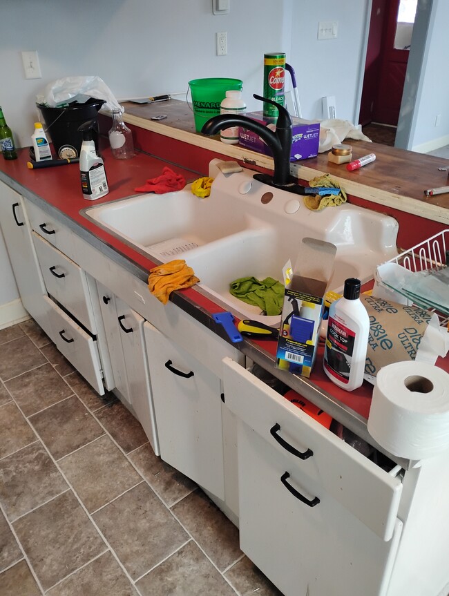 It cleans up nicely lol - 2301-2303 W McKinley Ave Unit 1BR Lower