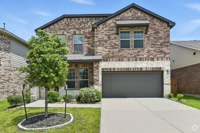 Building Photo - Spacious Home with Resort-Style Amenities