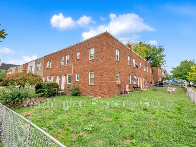 Building Photo - 1701 Montello Ave NE Rental