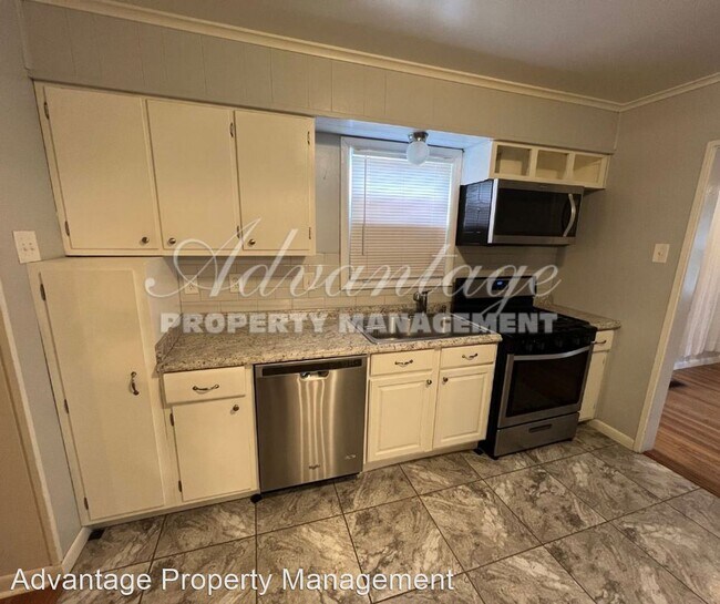 Photo - 3 br, 2 bath House - 3284 Ashland St.