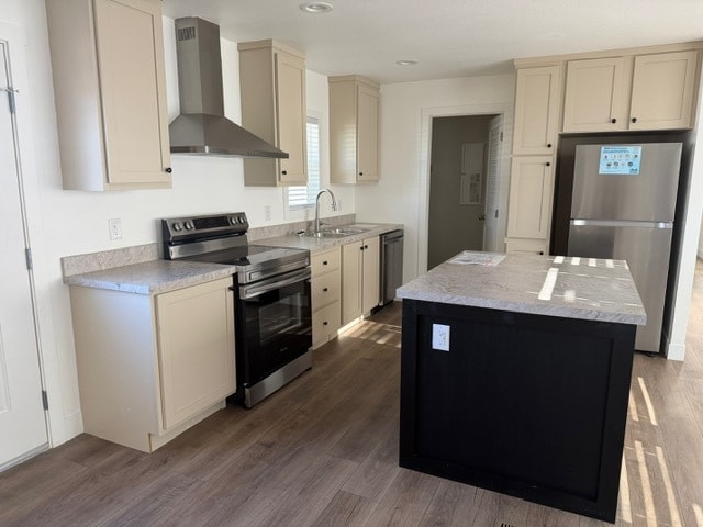 Photo - 2060 N Center St