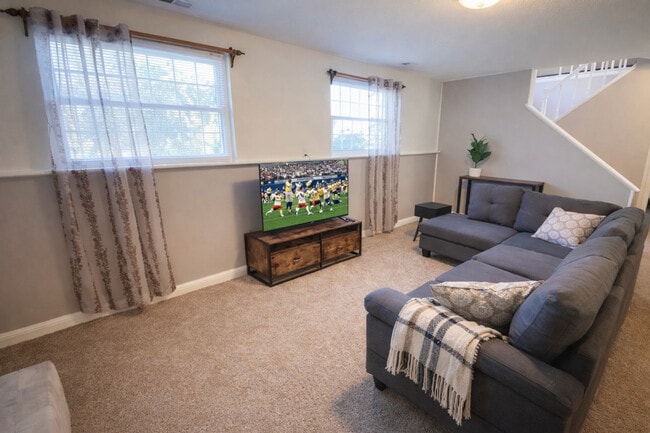 Building Photo - 11423-11425 5 Cedars Rd Unit SI ID1293781P