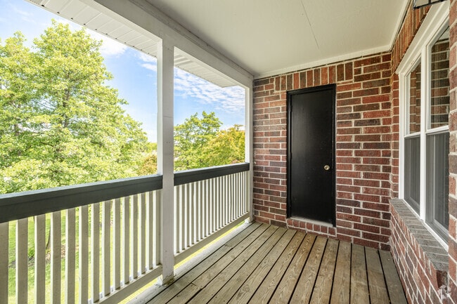 2BR, 2BA - 991SF - Patio