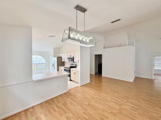 Photo - 30643 Tremont Dr