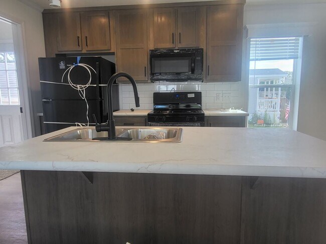 Photo - 17 Meadowlark Ln