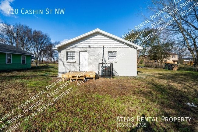 Photo - 710 Cashin St NW