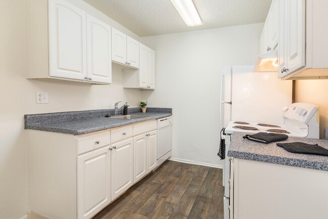 Photo - Greentree Village