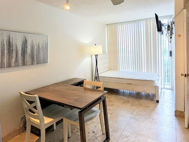 Building Photo - Furnished or Unfurnished Studio with Utili... Unit 604