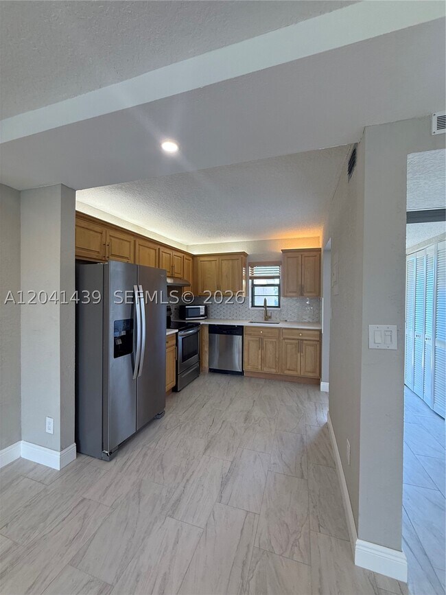 9273 SW 8th St Unit 311