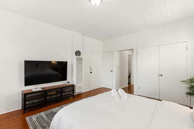 Photo - 145 S Elm Dr