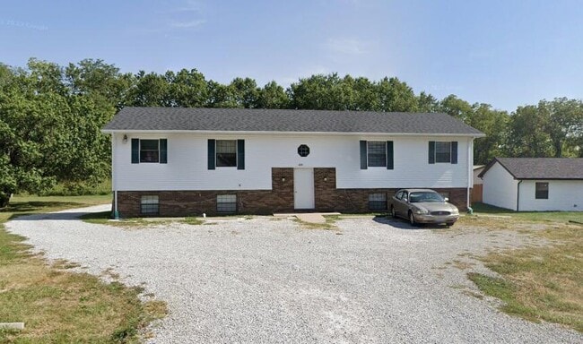 Building Photo - 420 NE Park Ln Rental