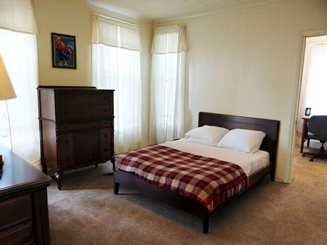 Building Photo - 113 Comstock Pl Unit Comstock 113.1