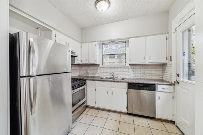 Photo - 1536 Michigan St